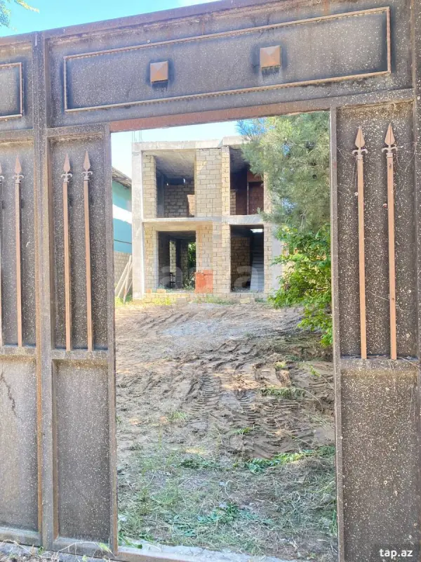 Satılır 5 otaqlı həyət evi 200 m²