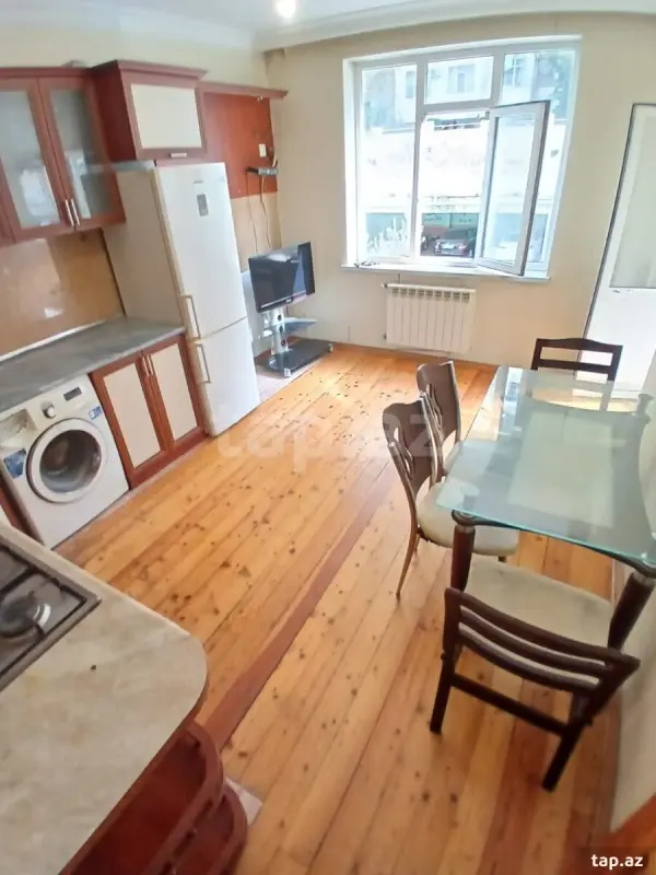 Kirayə verilir 2 otaqlı yeni tikili 70 m²
