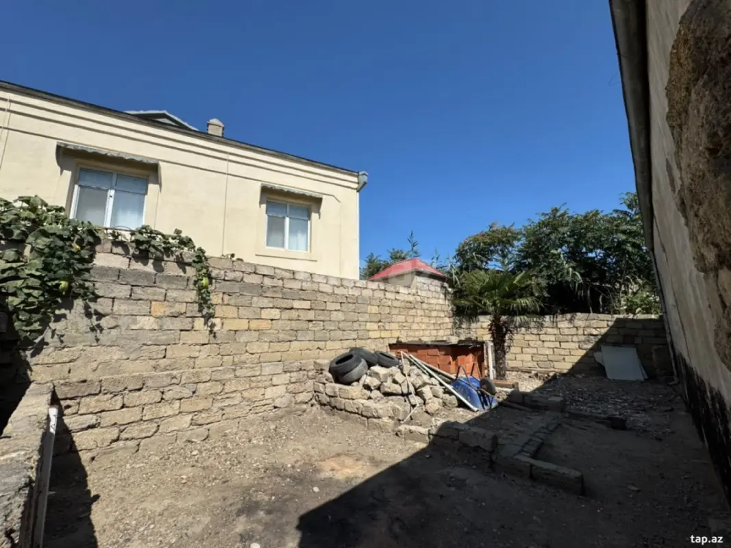 Satılır 4 otaqlı həyət evi 100 m²