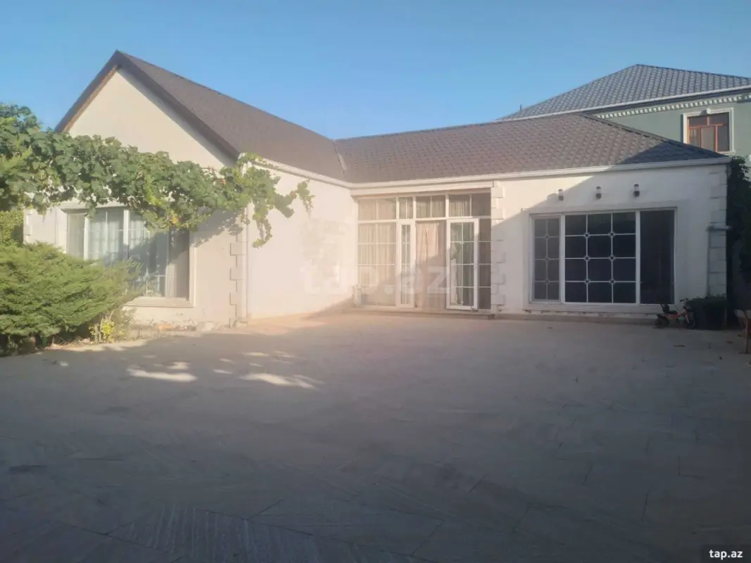 Satılır 4 otaqlı həyət evi 180 m²