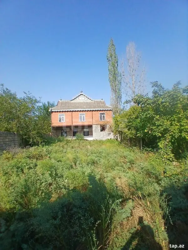 Satılır 7 otaqlı həyət evi 300 m²