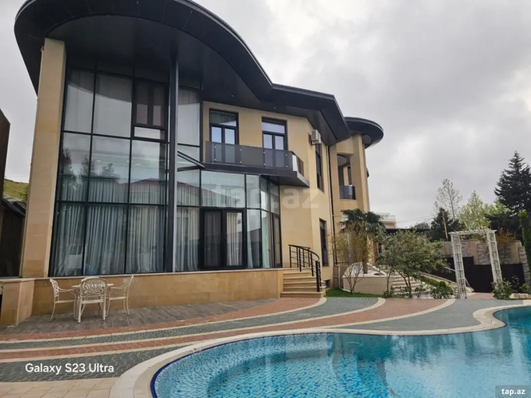 Satılır 7 otaqlı həyət evi 1200 m²