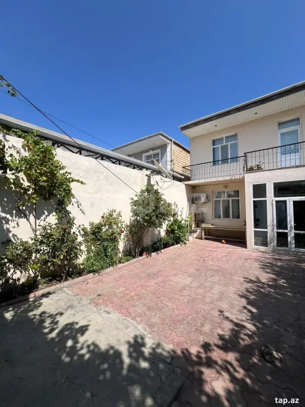 Satılır 4 otaqlı həyət evi 140 m²