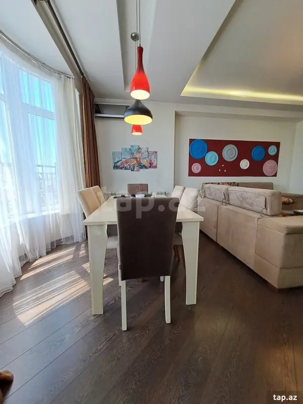 Satılır 3 otaqlı yeni tikili 120 m²