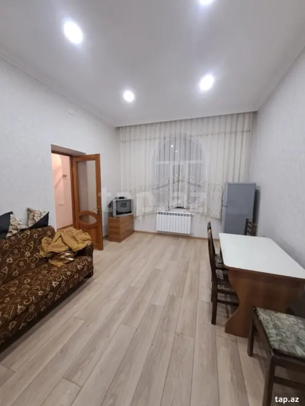 Kirayə verilir 6 otaqlı həyət evi 240 m²