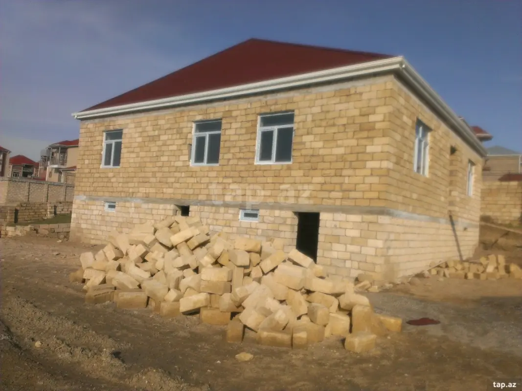 Satılır 5 otaqlı həyət evi 160 m²