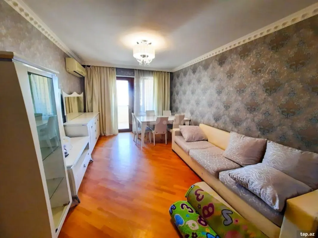 Kirayə verilir 3 otaqlı yeni tikili 130 m²