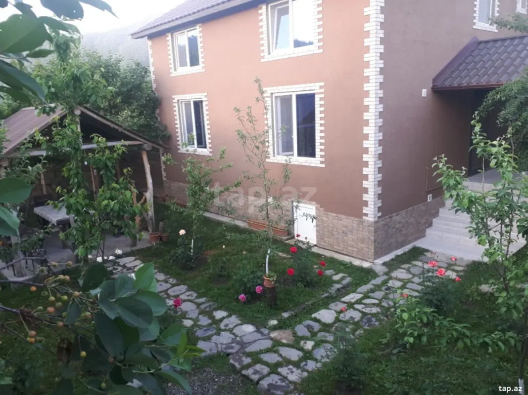Satılır 5 otaqlı həyət evi 135 m²