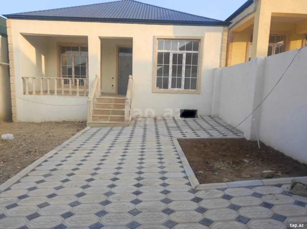 Satılır 4 otaqlı həyət evi 125 m²