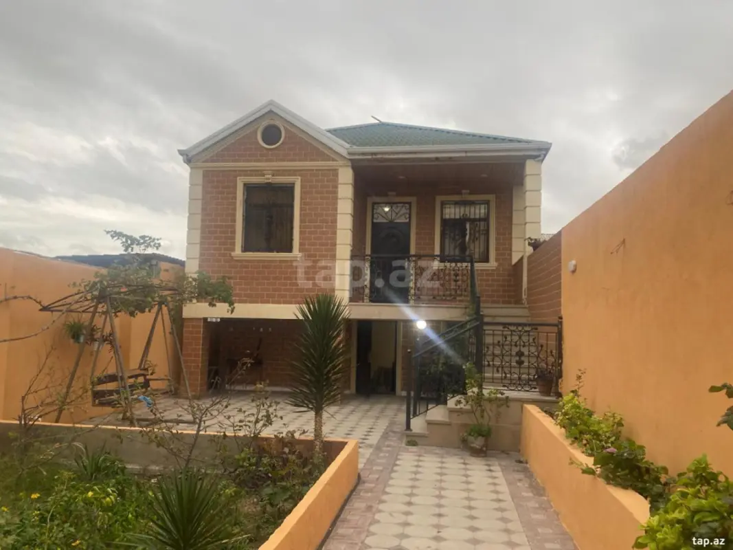 Satılır 3 otaqlı həyət evi 120 m²