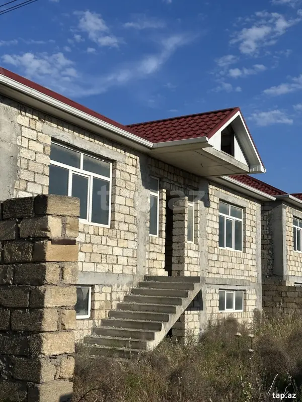 Satılır 4 otaqlı həyət evi 200 m²