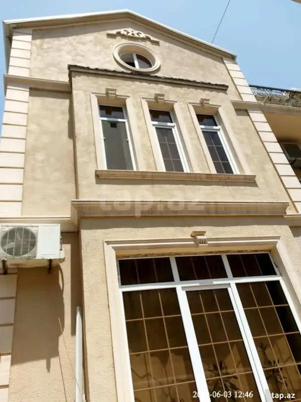 Satılır 6 otaqlı həyət evi 340 m²