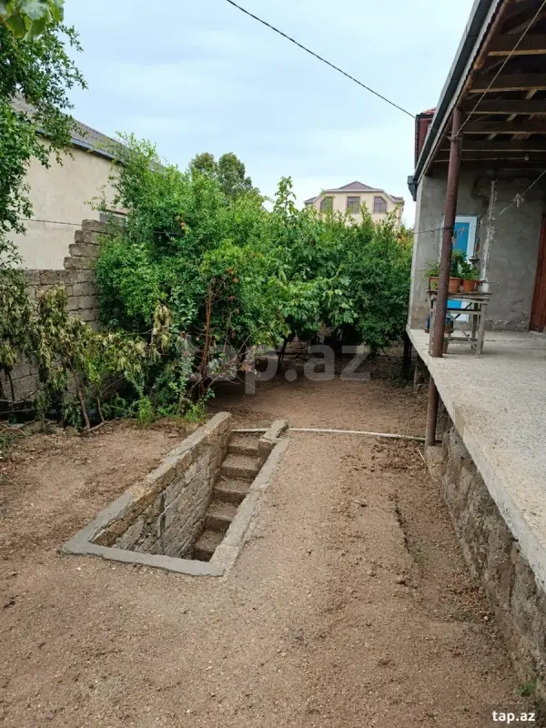 Satılır 5 otaqlı həyət evi 100 m²