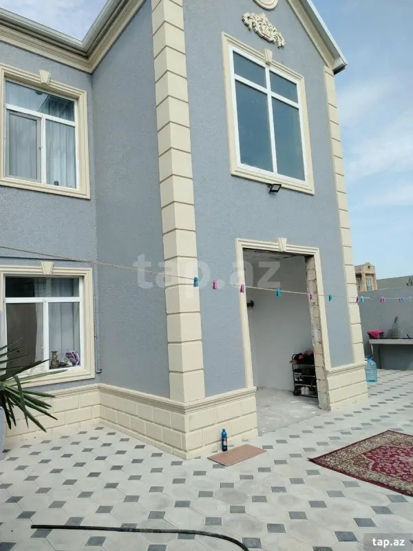 Satılır 6 otaqlı həyət evi 200 m²