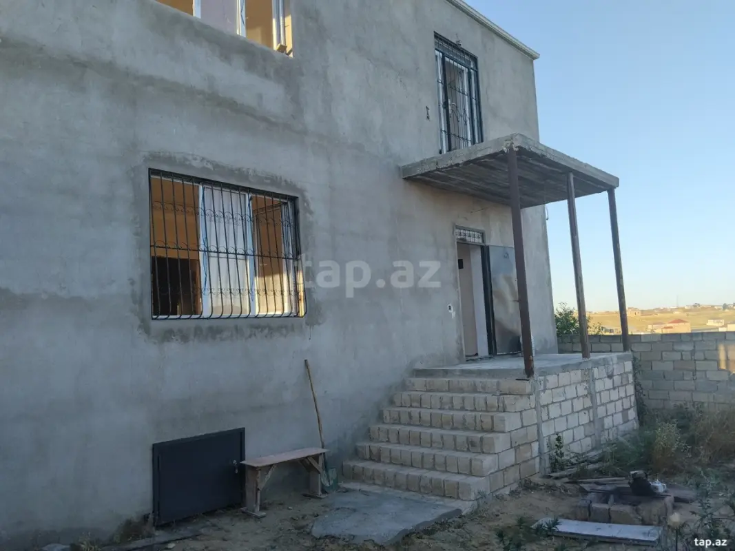 Satılır 6 otaqlı həyət evi 160 m²