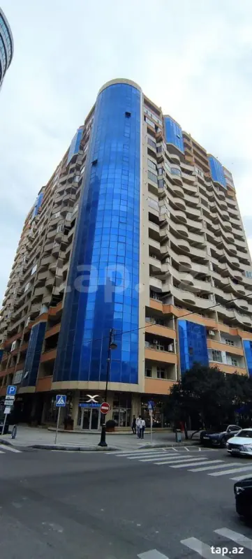 Satılır 4 otaqlı yeni tikili 179.5 m²