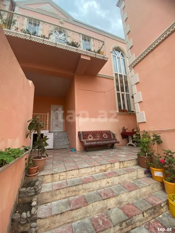 Satılır 4 otaqlı həyət evi 135 m²