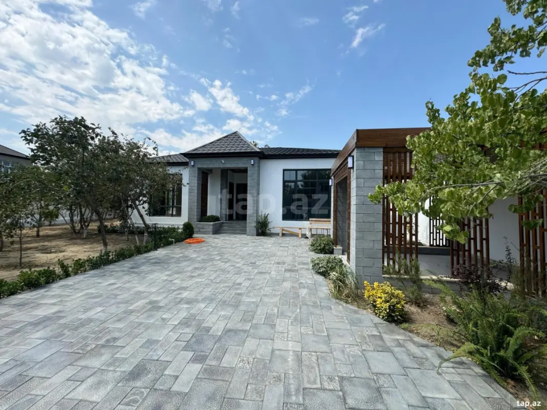 Satılır 4 otaqlı həyət evi 140 m²