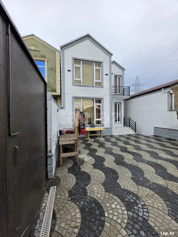 Satılır 4 otaqlı həyət evi 140 m²