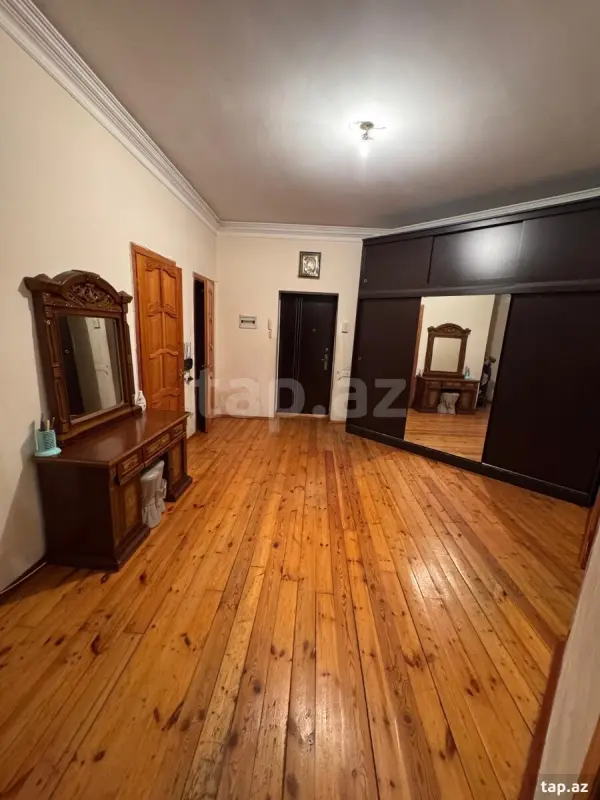 Kirayə verilir 3 otaqlı yeni tikili 120 m²