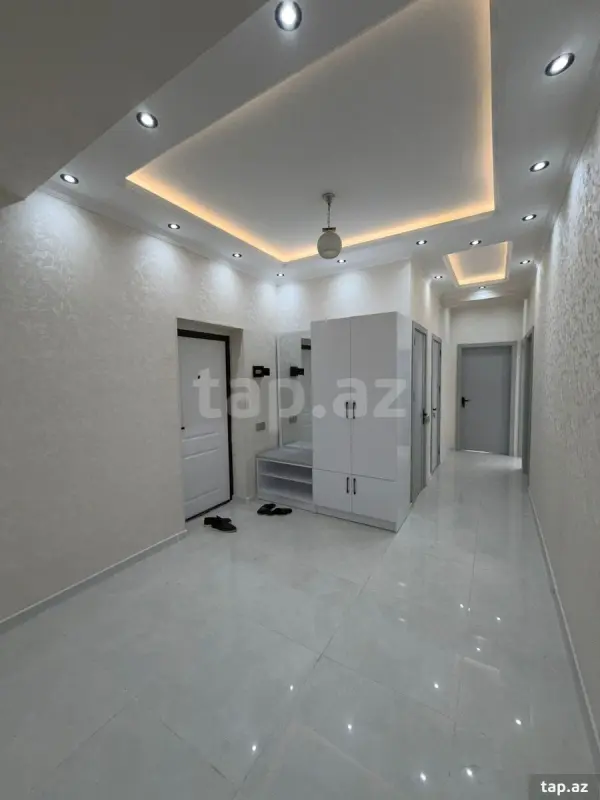 Satılır 3 otaqlı yeni tikili 105 m²