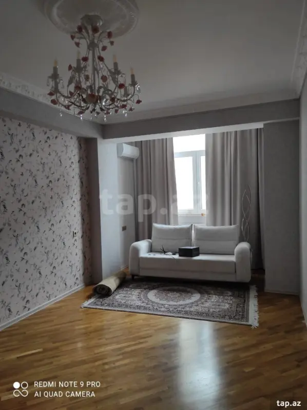 Satılır 4 otaqlı yeni tikili 210 m²