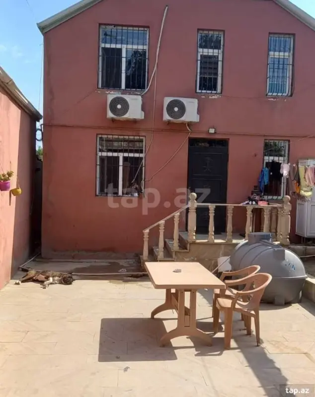 Satılır 4 otaqlı həyət evi 280 m²