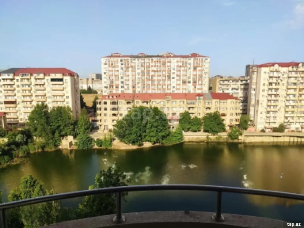 Satılır 4 otaqlı yeni tikili 180 m²