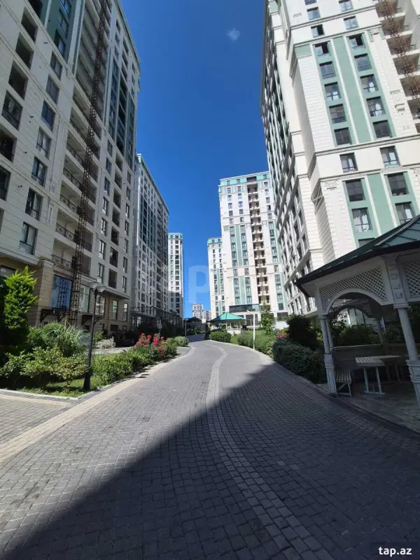 Satılır 3 otaqlı yeni tikili 142 m²