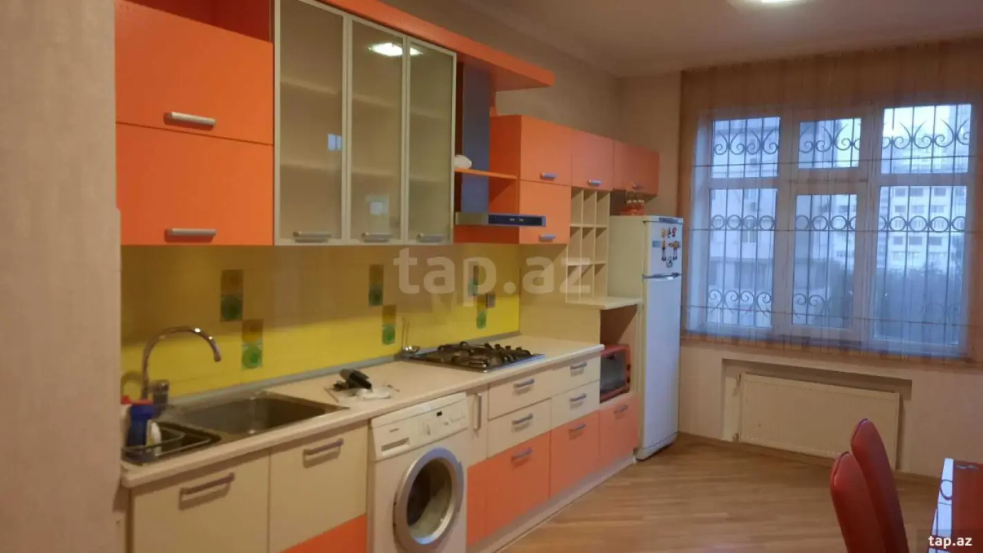 Kirayə verilir 2 otaqlı yeni tikili 85 m²