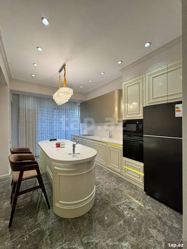 Satılır 3 otaqlı yeni tikili 127 m²