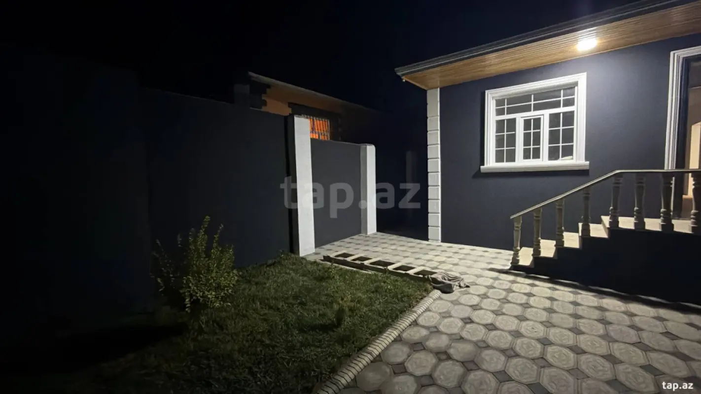 Satılır 5 otaqlı həyət evi 100 m²