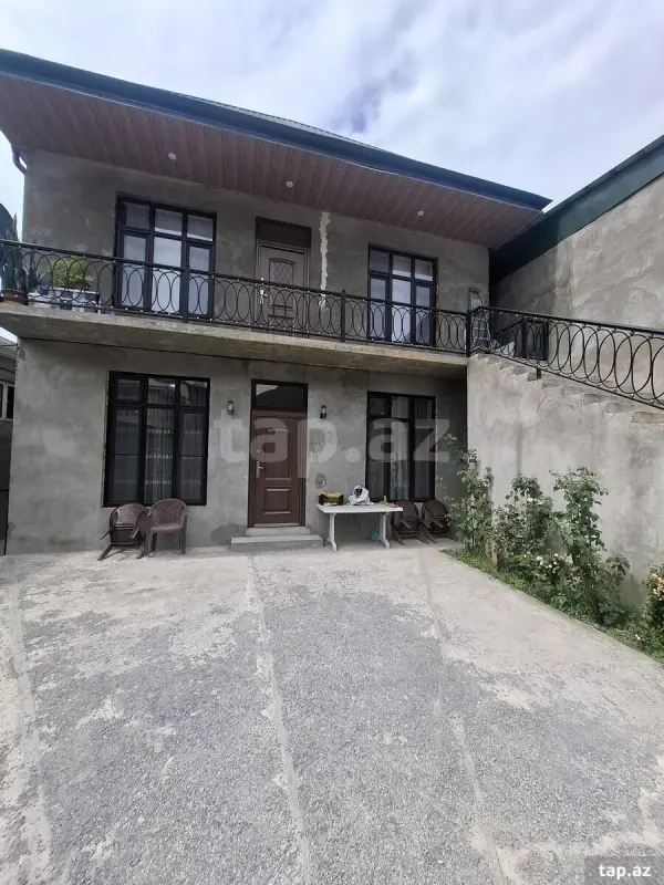 Satılır 6 otaqlı həyət evi 180 m²