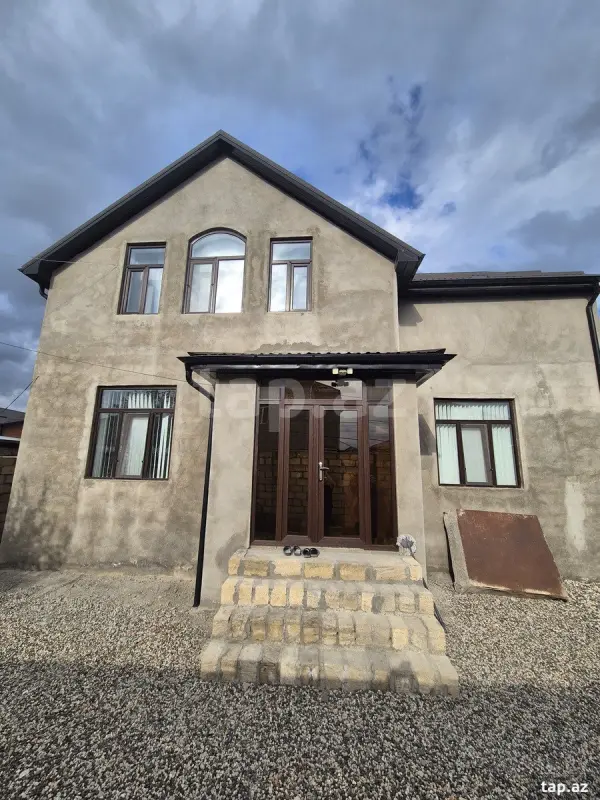 Satılır 4 otaqlı həyət evi 150 m²