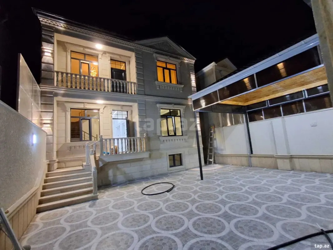 Satılır 7 otaqlı həyət evi 330 m²