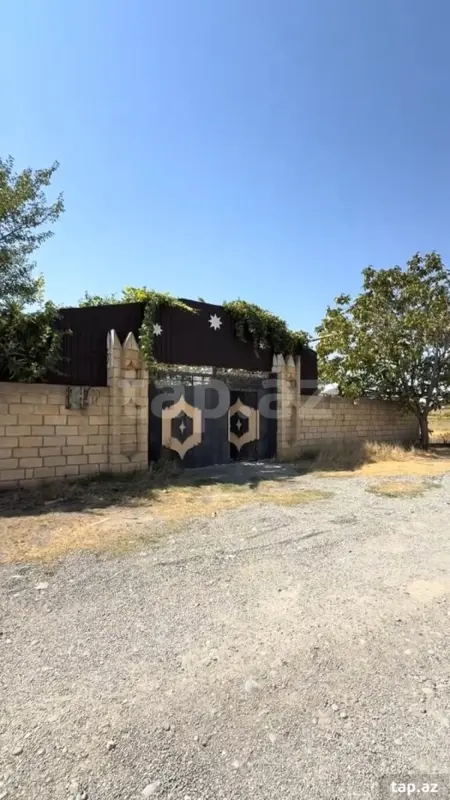 Satılır 5 otaqlı həyət evi 1500 m²