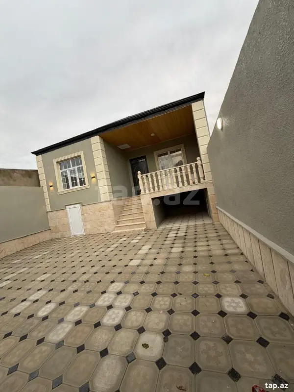 Satılır 4 otaqlı həyət evi 135 m²
