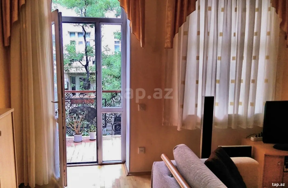 Satılır 2 otaqlı mənzil 60 m²