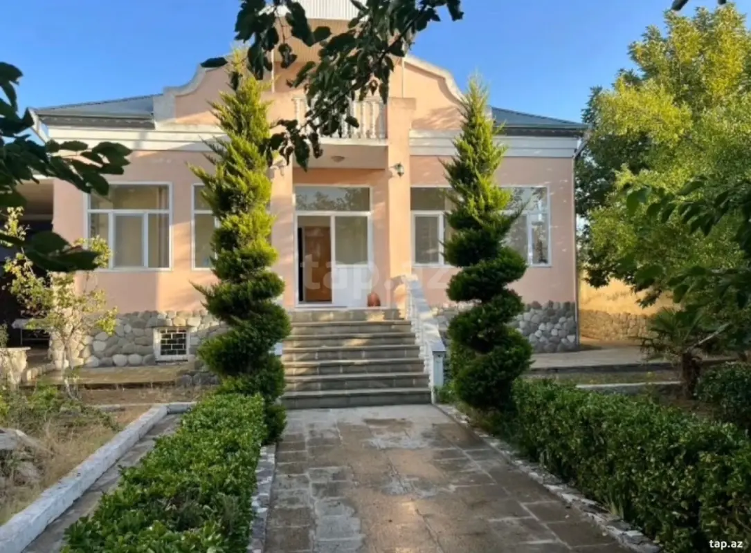 Kirayə verilir 3 otaqlı həyət evi 200 m²