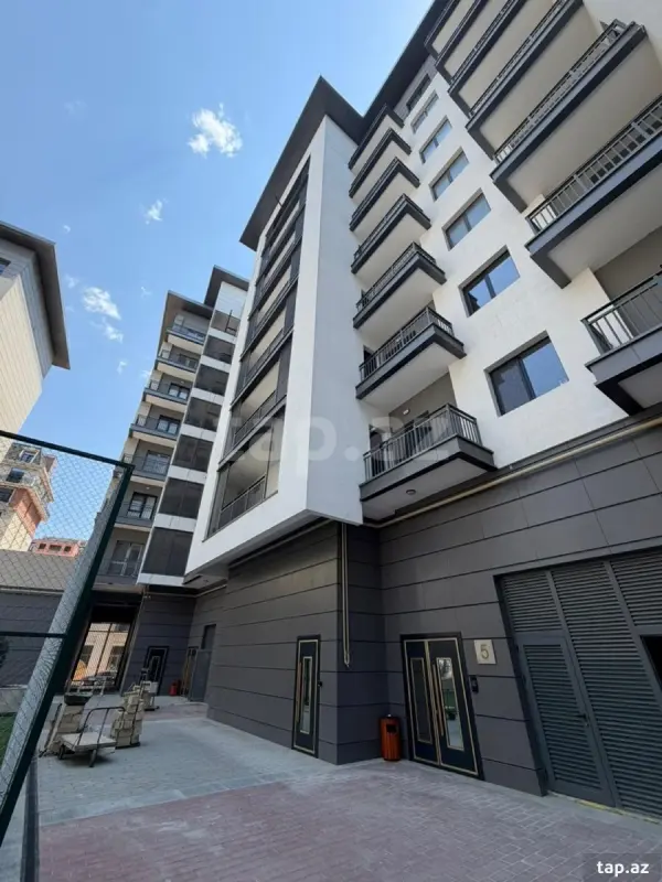 Kirayə verilir 3 otaqlı yeni tikili 100 m²