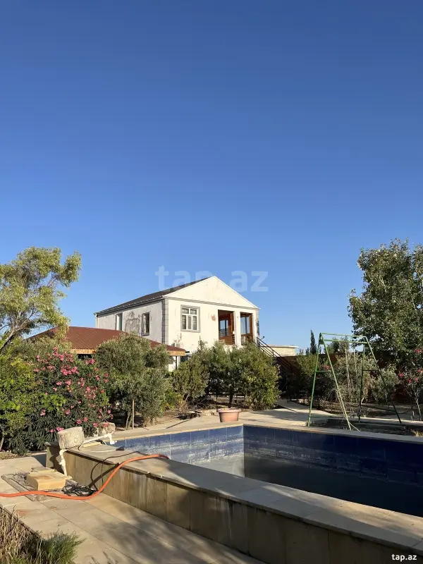Kirayə verilir 4 otaqlı həyət evi 140 m²