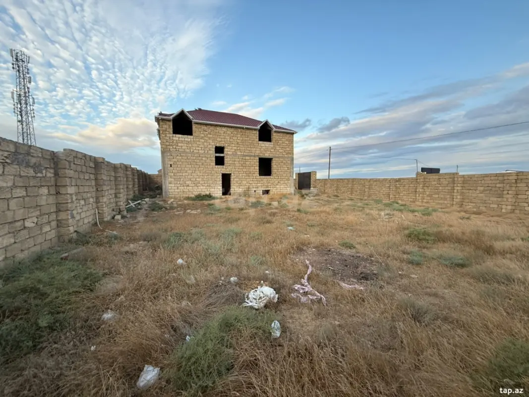 Satılır 6 otaqlı həyət evi 600 m²