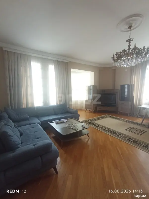 Kirayə verilir 4 otaqlı yeni tikili 200 m²