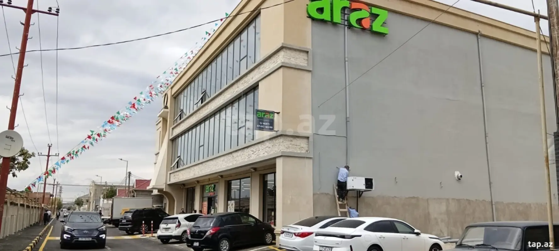 Kirayə verilir 9 otaqlı həyət evi 300 m²