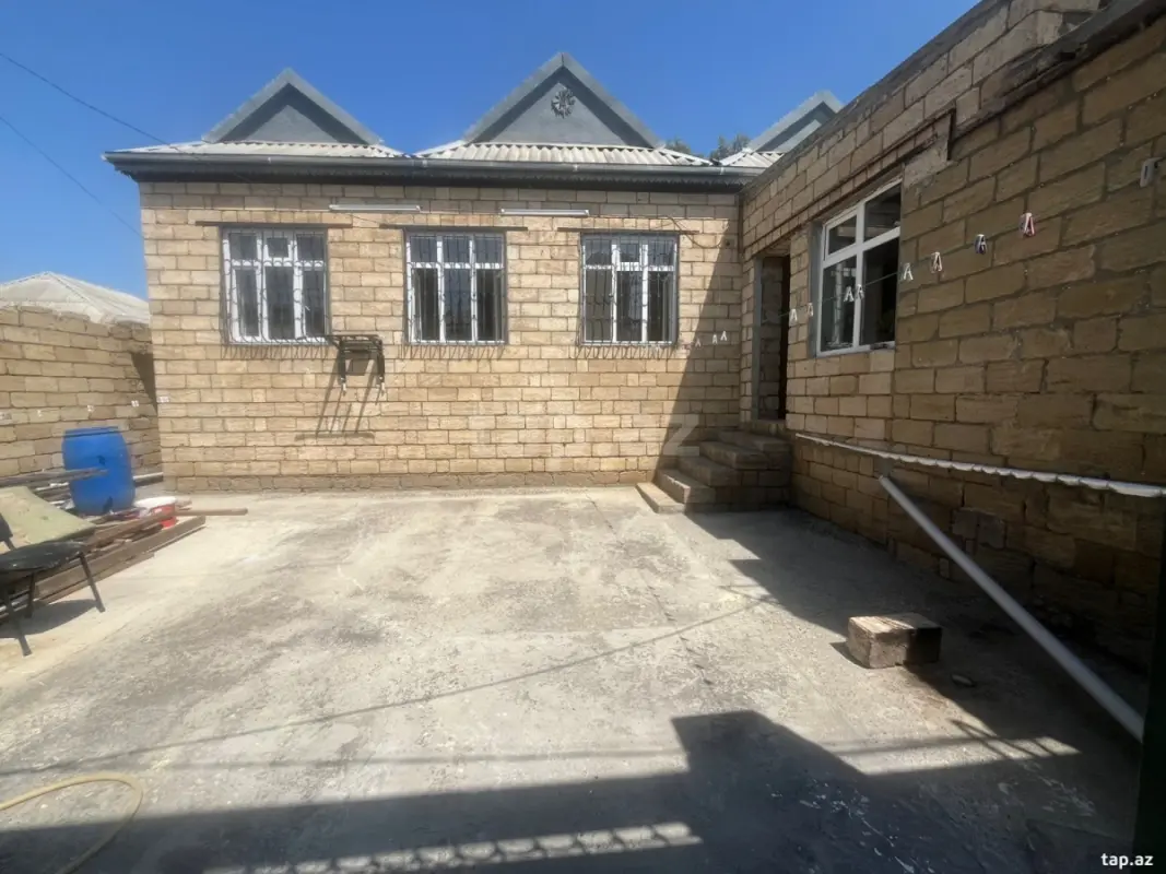 Satılır 4 otaqlı həyət evi 100 m²