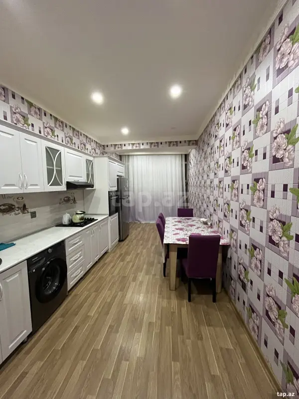 Kirayə verilir 4 otaqlı yeni tikili 152 m²