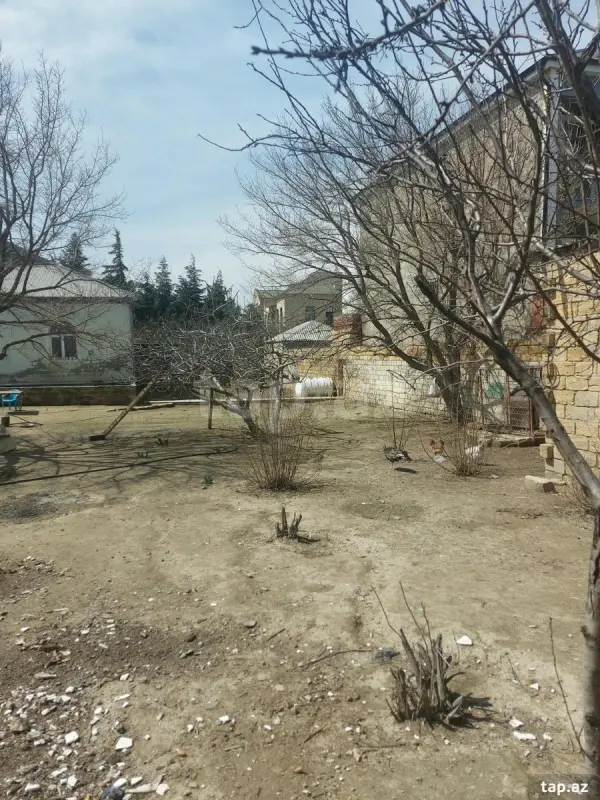 Satılır 4 otaqlı həyət evi 1100 m²