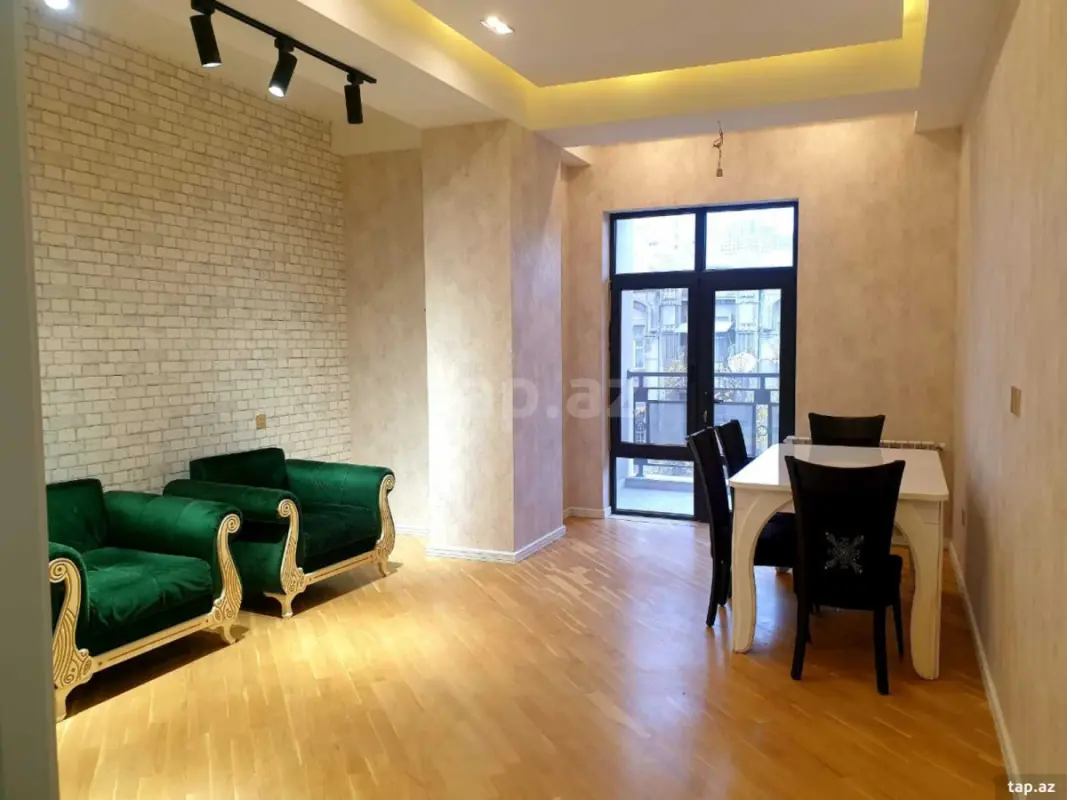 Kirayə verilir 2 otaqlı yeni tikili 70 m²