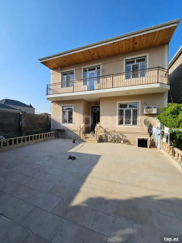 Satılır 6 otaqlı həyət evi 200 m²