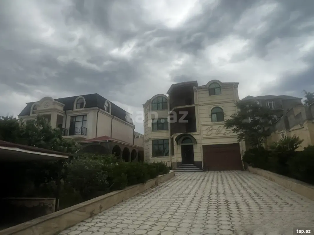 Kirayə verilir 7 otaqlı həyət evi 300 m²